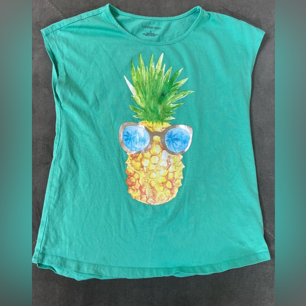 Tshirt girls size 14